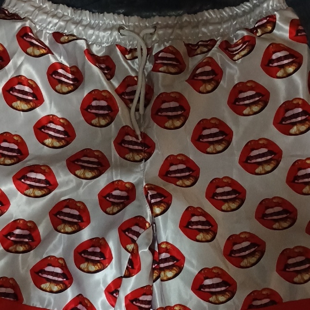 Stylish Red Lips Men's Athletic Shorts